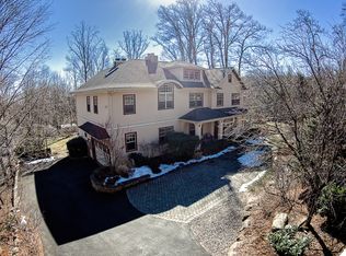 52 Laurel Hill Rd, Mountain Lakes, NJ 07046
