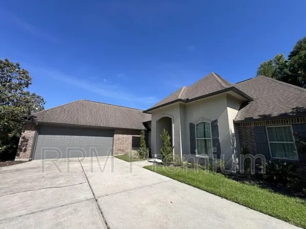2913 Country Lakes Ave, Zachary, LA 70791