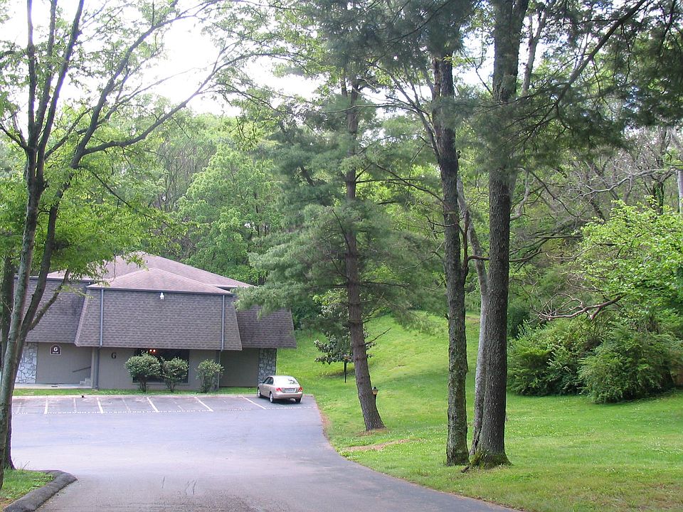 Approach to G Building, Ground Floor Condo on Rear Corner