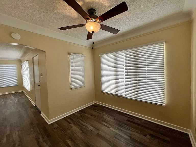 Large Downstairs One Bedroom One Bath! — Photo 8