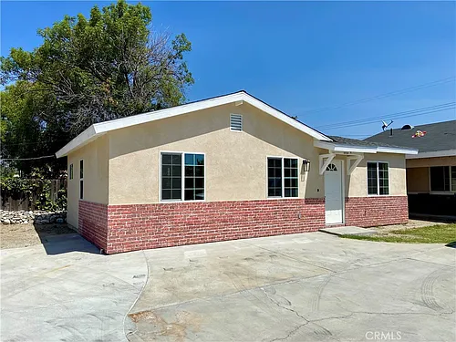 4924 Stewart Ave Photo 1
