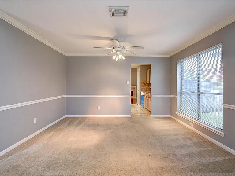 2114 Whirlaway Dr — Photo 10