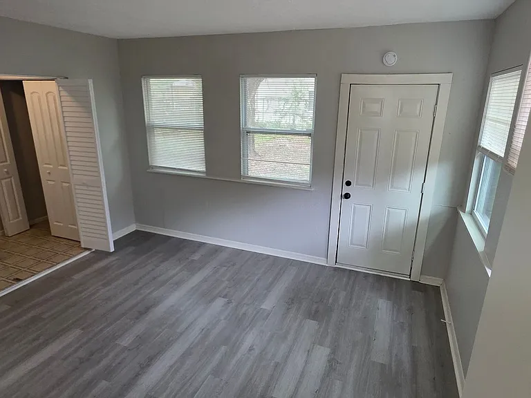 2425 Dixie Ave — Photo 12