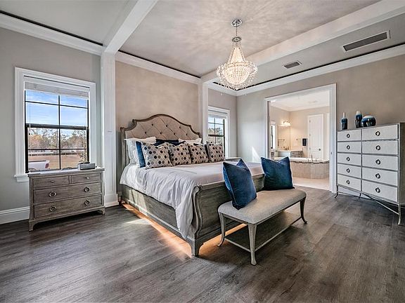 5th image of 2913 Valencia Ridge St