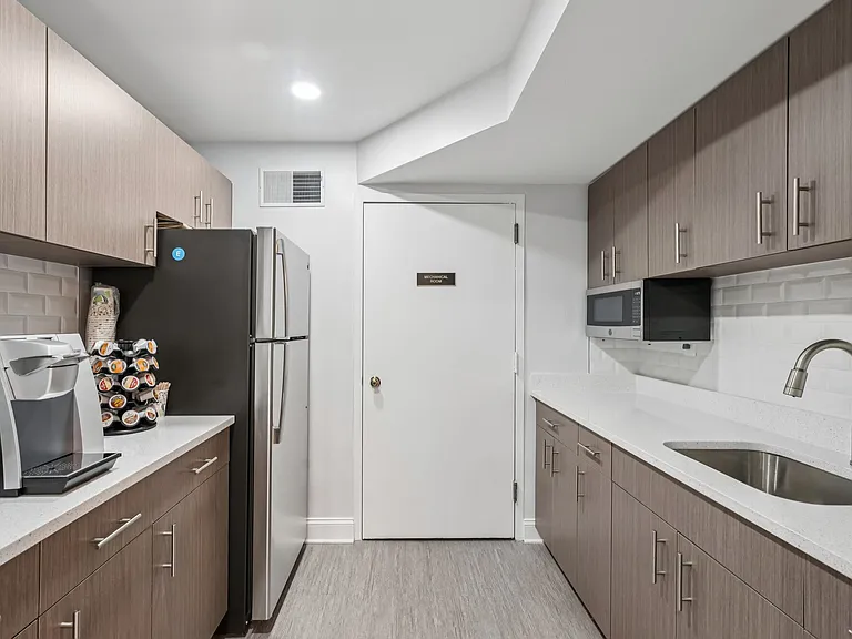 8708 1st Ave — Photo 18
