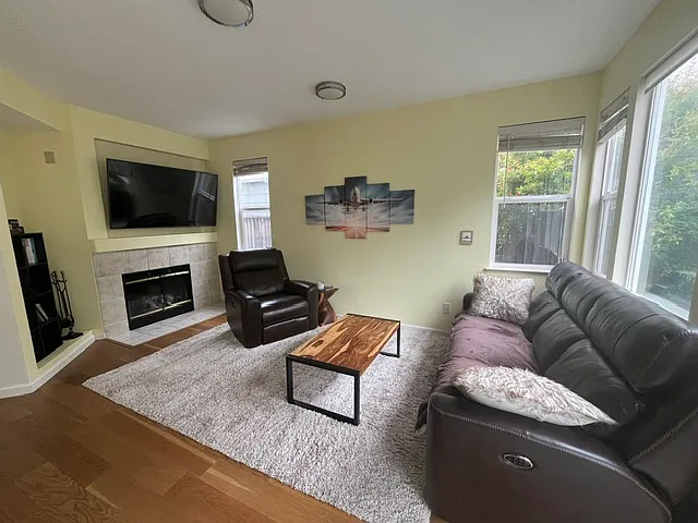 2 Sandpoint Dr