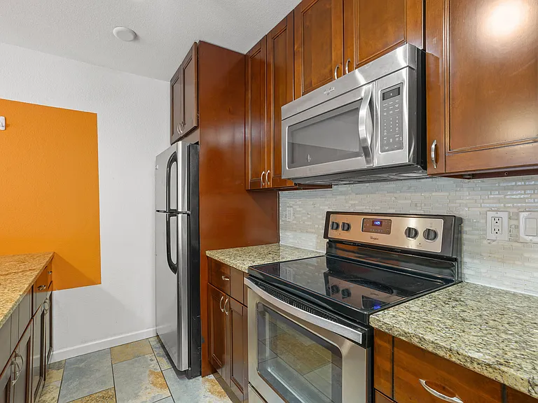 View House — Photo 18