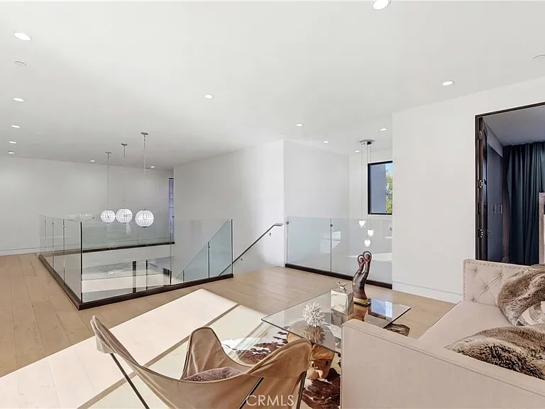 4545 Stern Ave — Photo 23