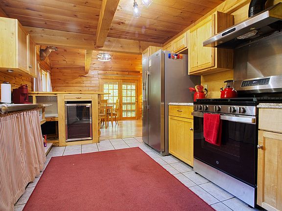 4th image of 5 Stewart Dr