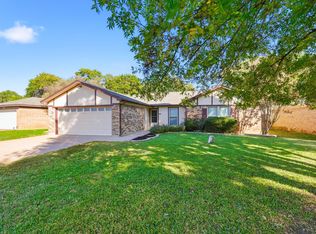 6003 Big Springs Dr, Arlington, TX 76001