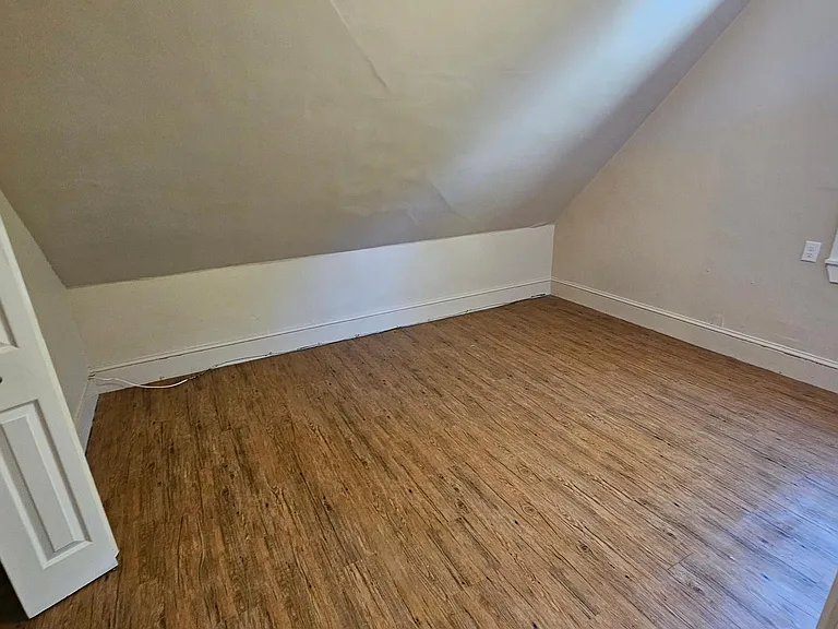 94 Groveland St #3 — Photo 4