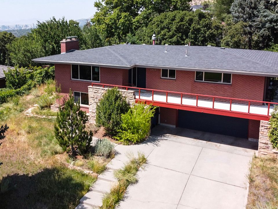 1st image of 2809 E Commonwealth Ave
