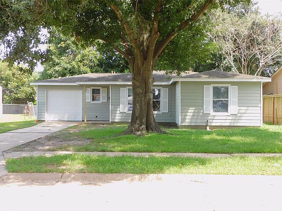 2nd image of 3719 Meadowlake Rd