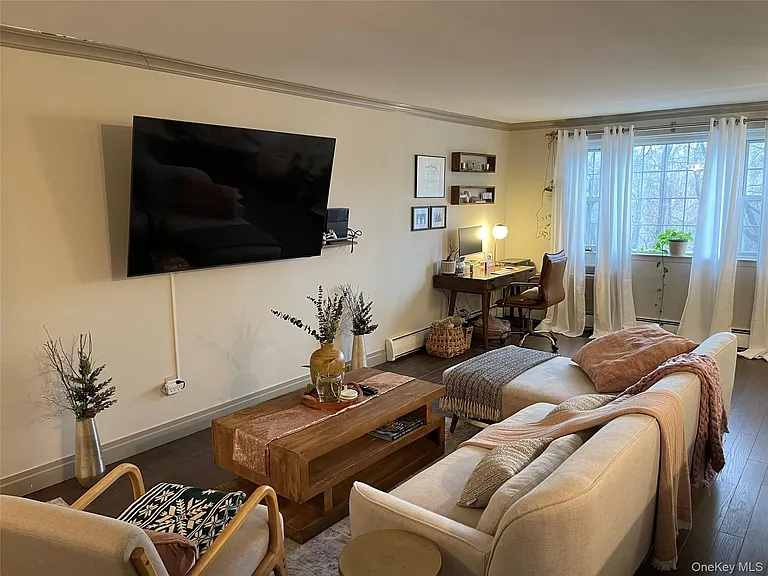 4 Consulate Dr #1C — Photo 2