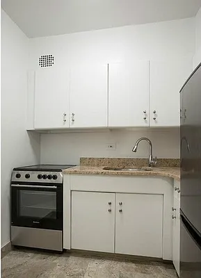 Rented by Keller Williams NYC | media 16