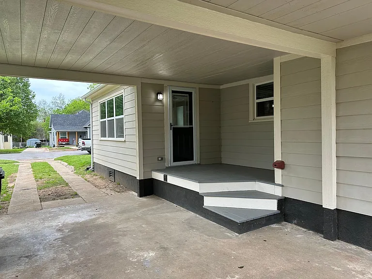 1213 W Walker St — Photo 37
