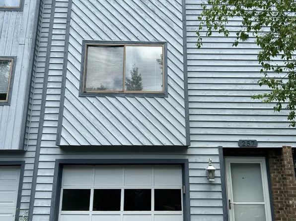 257 Fairfax Rd, Blacksburg, VA 24060