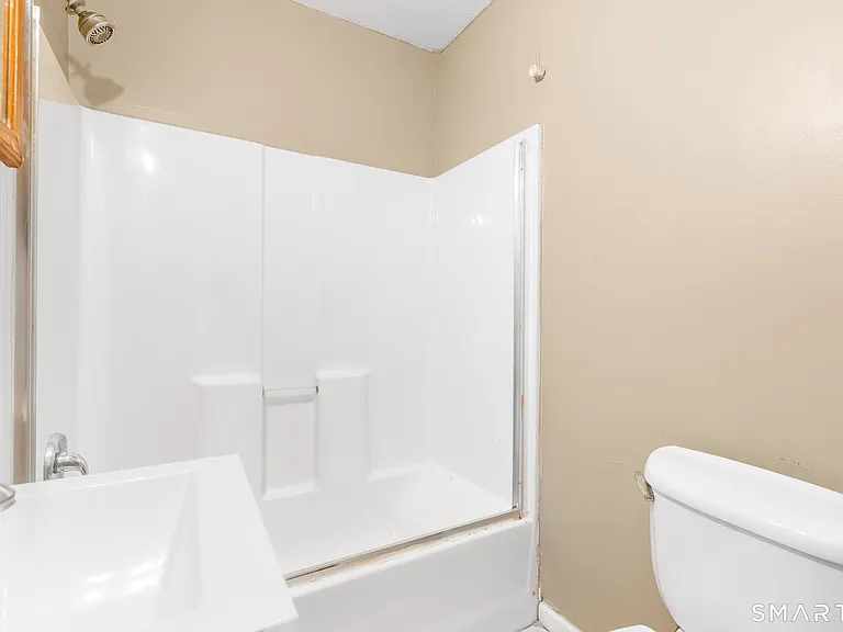 40 Bond St #1 — Photo 16