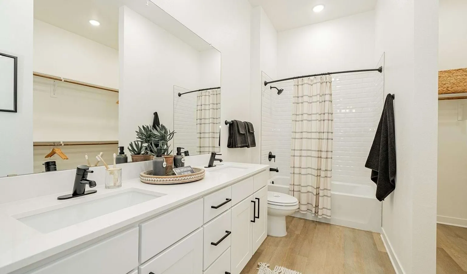 1 bed, 768 sqft, $1,059 — Photo 3