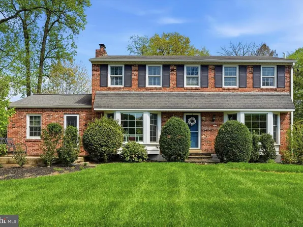 647 Fernfield Cir, Wayne, PA 19087