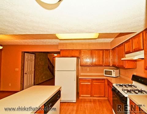 5th image of 94 High Point Dr Unit 38