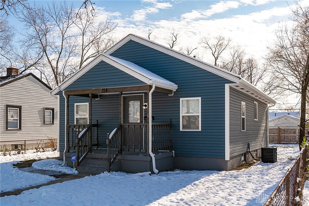 314 Smith St photo 1