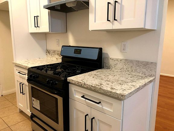 5th image of 13423 Burbank Blvd #7