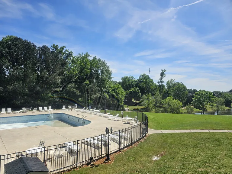 125 Coldsprings Dr — Photo 16