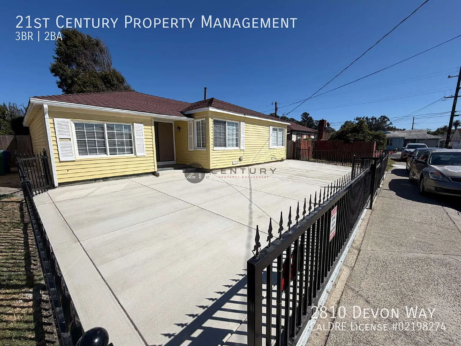 Delightful 3-Bedroom Residence Featuring Versatile Extra Space & Convenient Freeway Access - Avai... — Photo 4