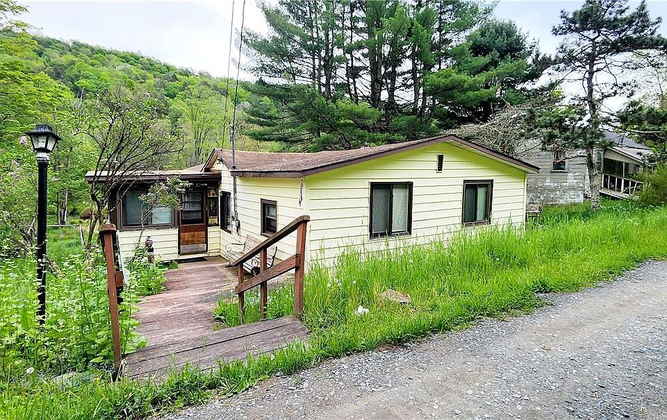 1st image of 32 Brookside Drive