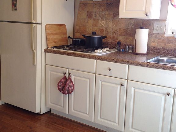 5th image of 6 Hilltop Dr