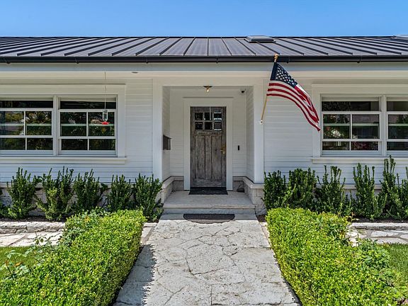 5th image of 1003 Sunnyside Drive