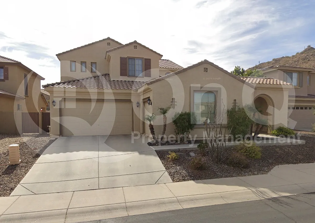 5 bed, 3.5 bath, 3735 sqft, $3,299 — Photo 1