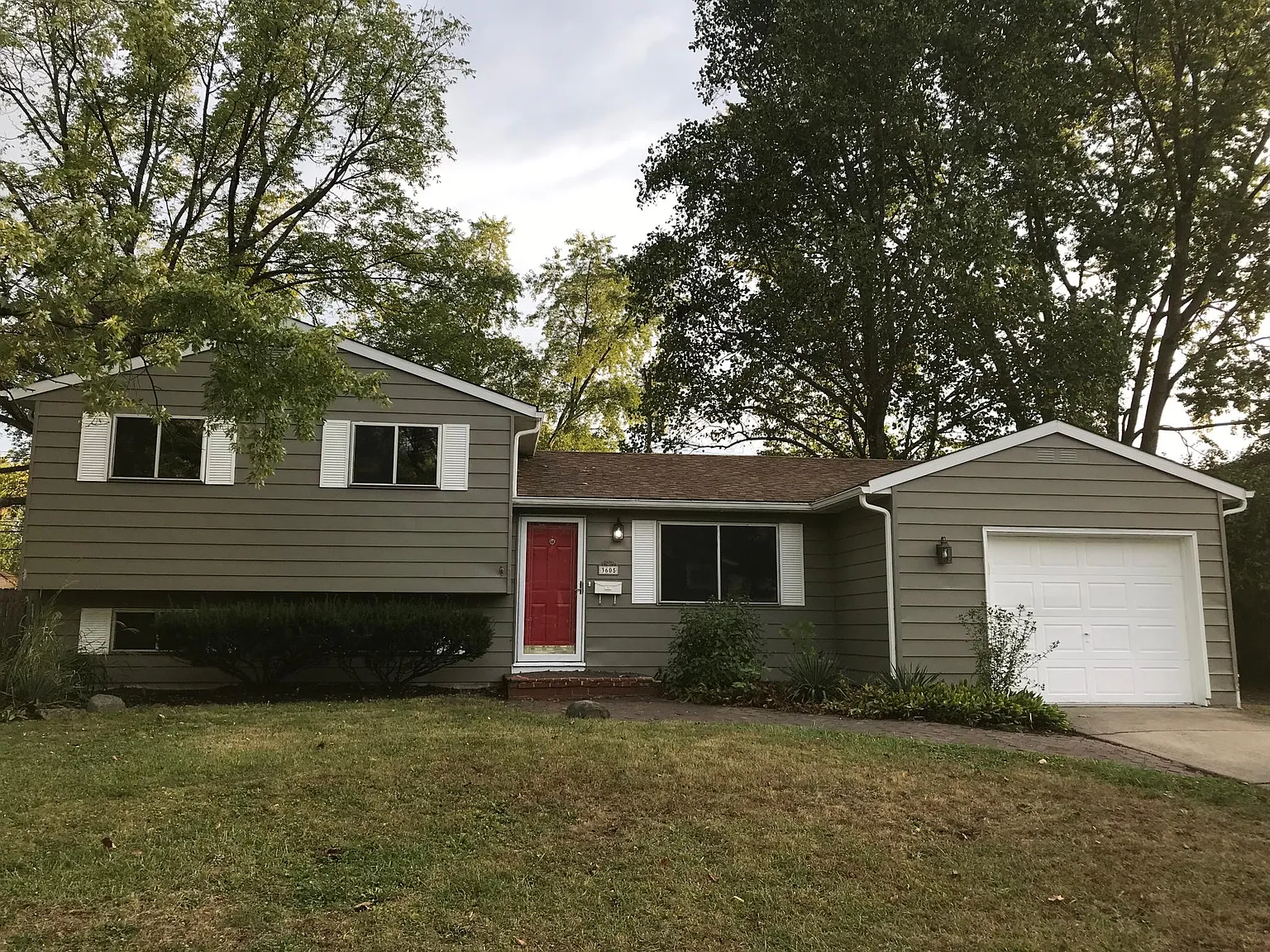 3605 Manila Dr photo 1