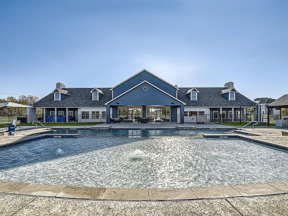 1555 Nottingham Drive - Web Quality - 017 - 28 Pool