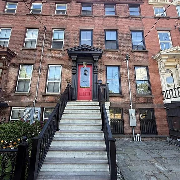 30 Trumbull St — Photo 2