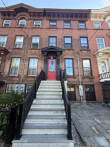 30 Trumbull St Photo 1