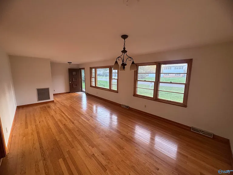 2103 Shannonhouse Rd SW — Photo 4