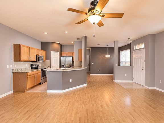 5th image of 624 51st Ave N #1