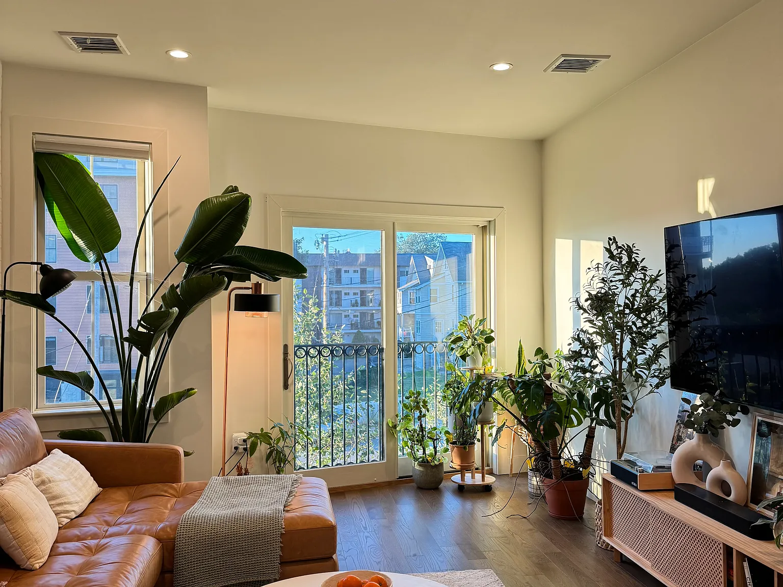 2 bed, 1267 sqft, $3,187 — Photo 2