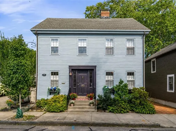 47 2nd St, Newport, RI 02840