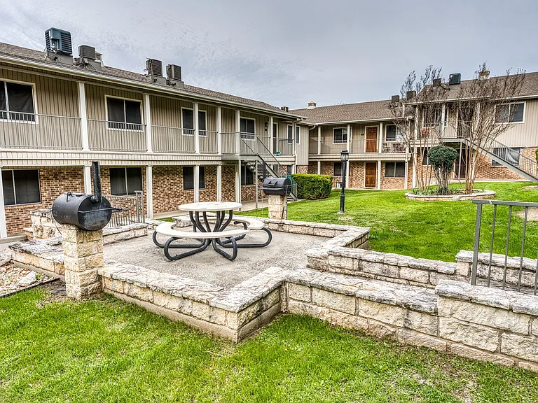 Juniper Springs Apartments — Photo 8