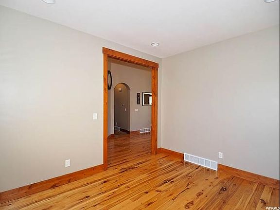 4th image of 1703 W Prairie Hill Dr