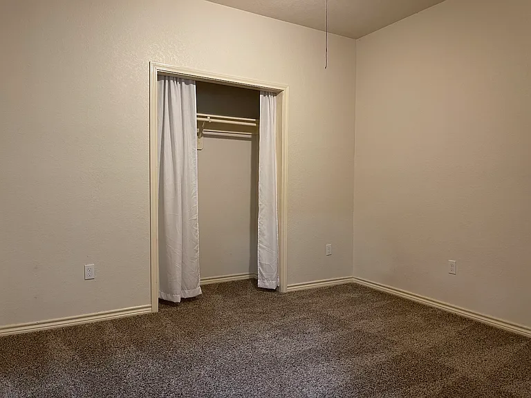 7015 Hallie Rdg — Photo 18