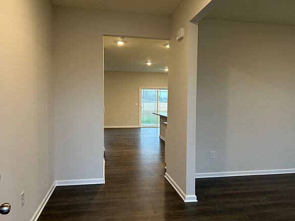 2nd image of 1471 Fairmount Dr