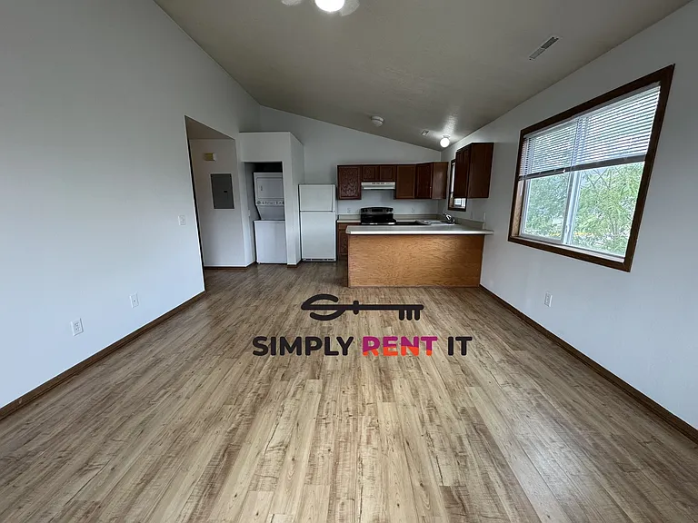 4549 Steinbeck St #3 — Photo 3