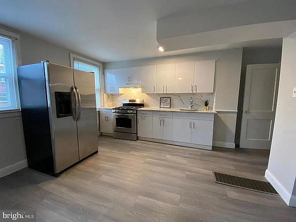 2nd image of 5732 Tackawanna St