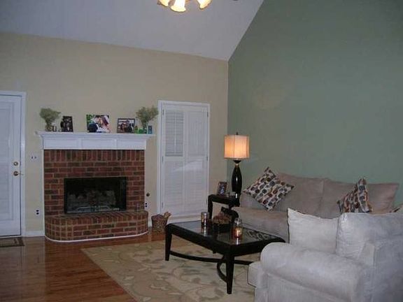 3rd image of 1725 Reynolds Mill Dr