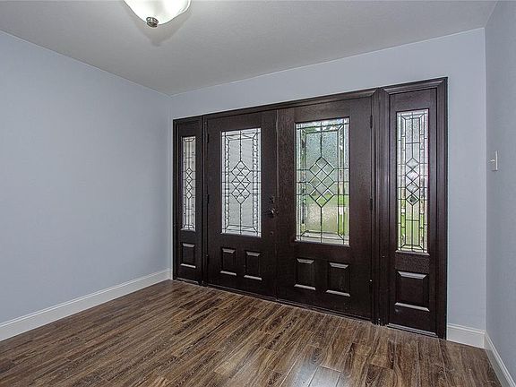 5th image of 7610 Pin Oak Dr
