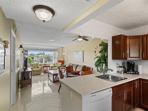 3rd image of 4806 NW 36th St APT 610